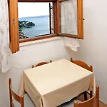 公寓 By The Sea Nemira, Omis - 4834 Tice